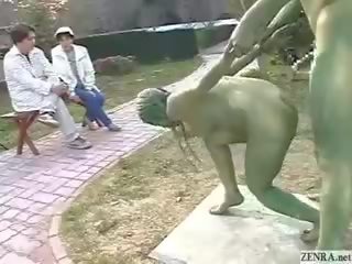 Зелений японська сад statues ебать в публічний